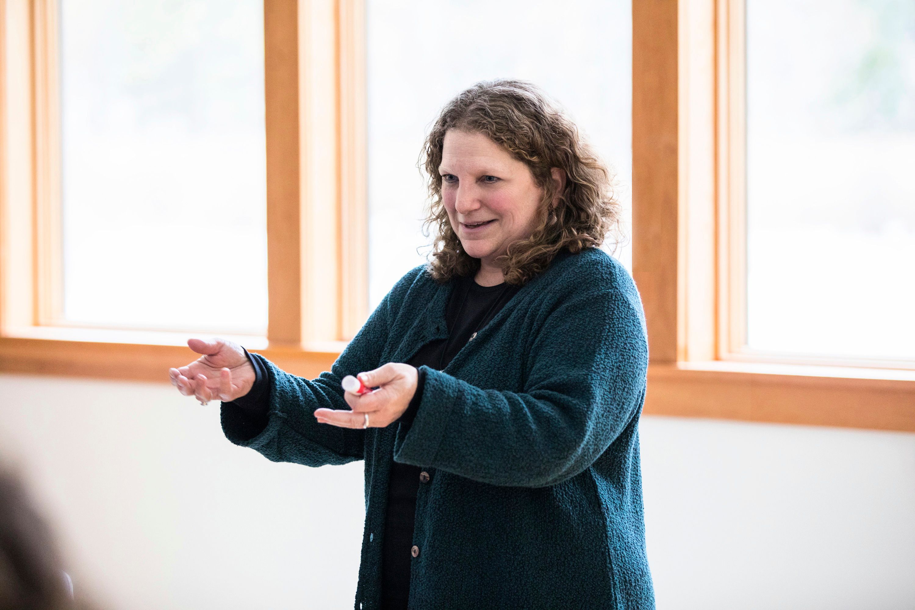 Jennifer Browdy leading writing workshop